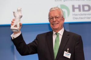 Thomas Busch, Walbusch, wurde mit dem Life-Time-Award geehrt. © Joerg Sarbach