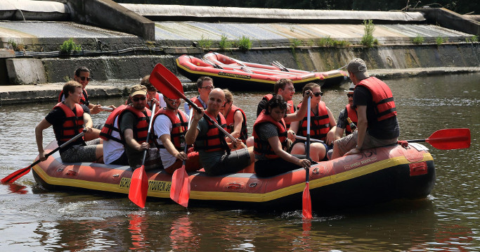 Schlauchboot auf der Saale 2018 Team Bier und Bratwurst