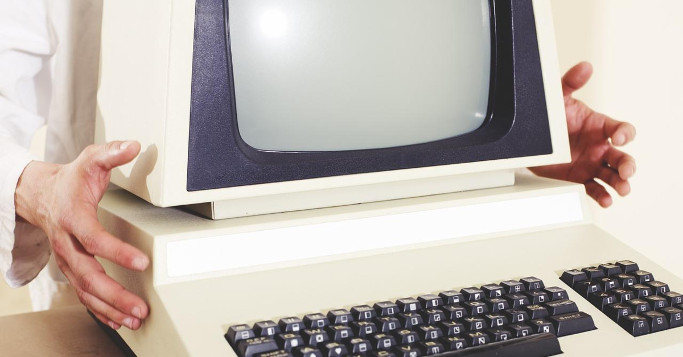 Trends revisited PC Monitor und Tastatur vintage