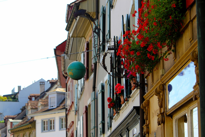 Online-Shopping in der Schweiz boomt. So können auch deutsche Händler profitieren.