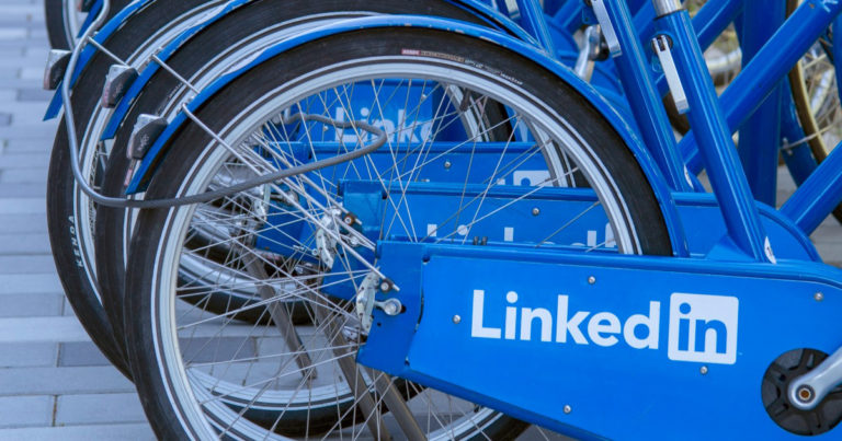 Stories jetzt auch bei LinkedIn – Was sie können und wie ihr sie für euer Business nutzt [5 Lesetipps]